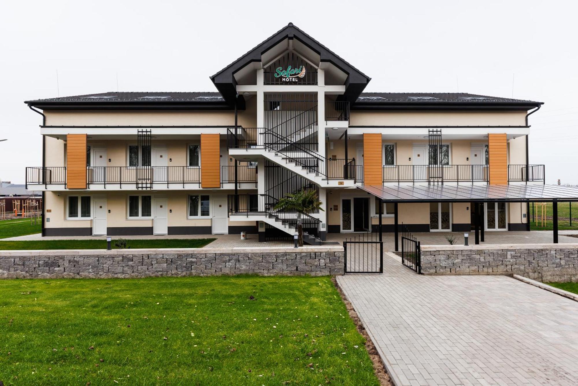 Safari Hotel Szegedin Exterior foto